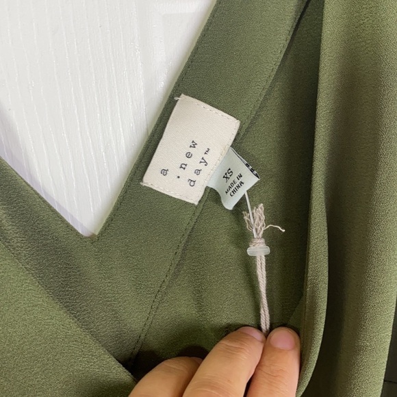 A new day - Army Green sleeveless Jump Suit XS - Picture 6 of 16